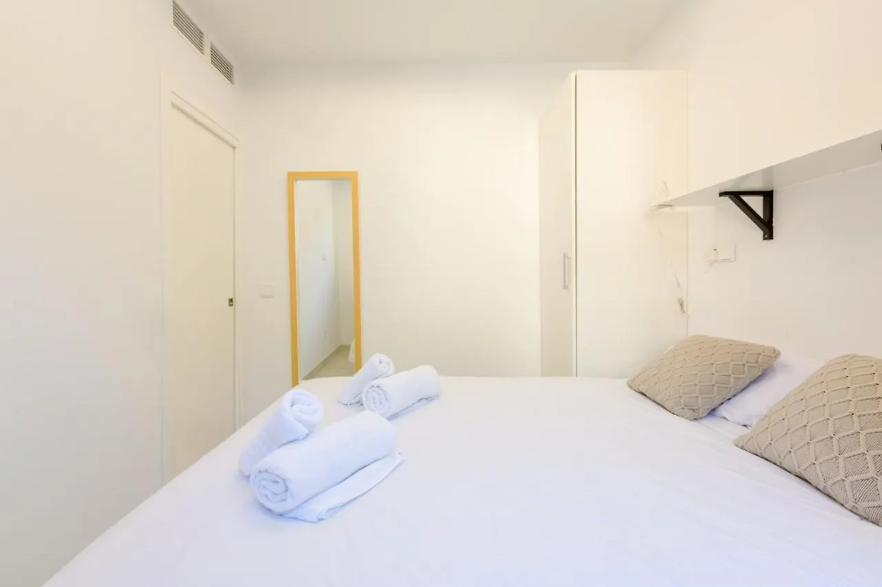 Renthas Calabeach Apartment Ринкон-де-ла-Викториа