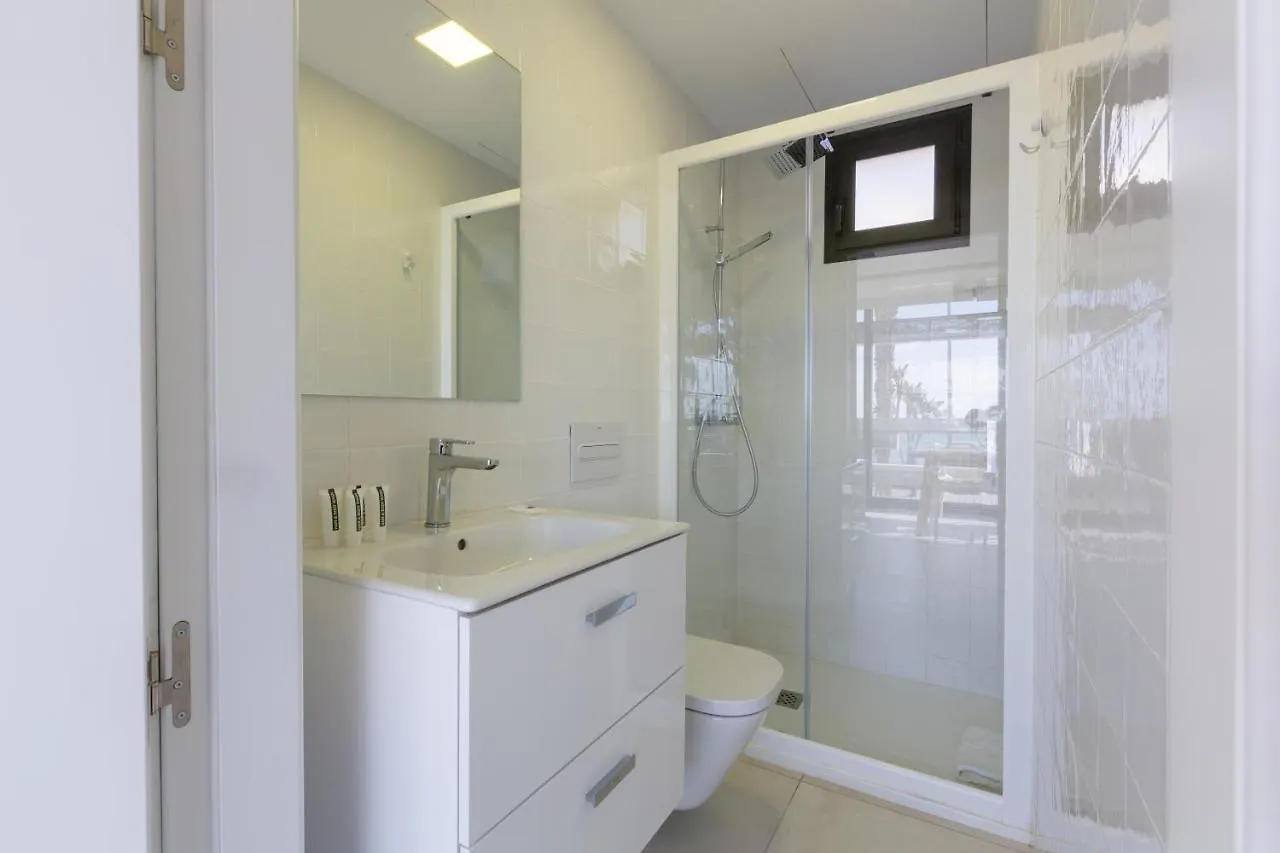 Renthas Calabeach Apartment Ринкон-де-ла-Викториа